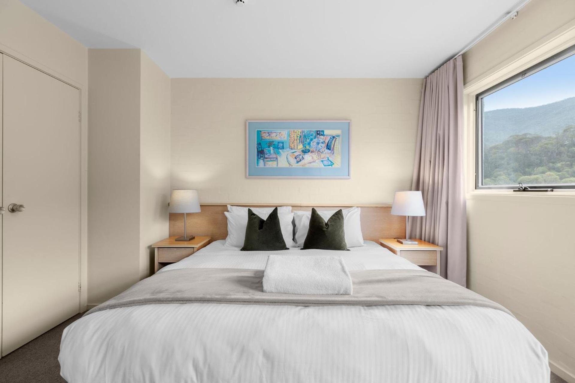 Village Green 2 Bedroom Loft Townhouse With Views Fireplace And Garage Parking スレッドボ エクステリア 写真