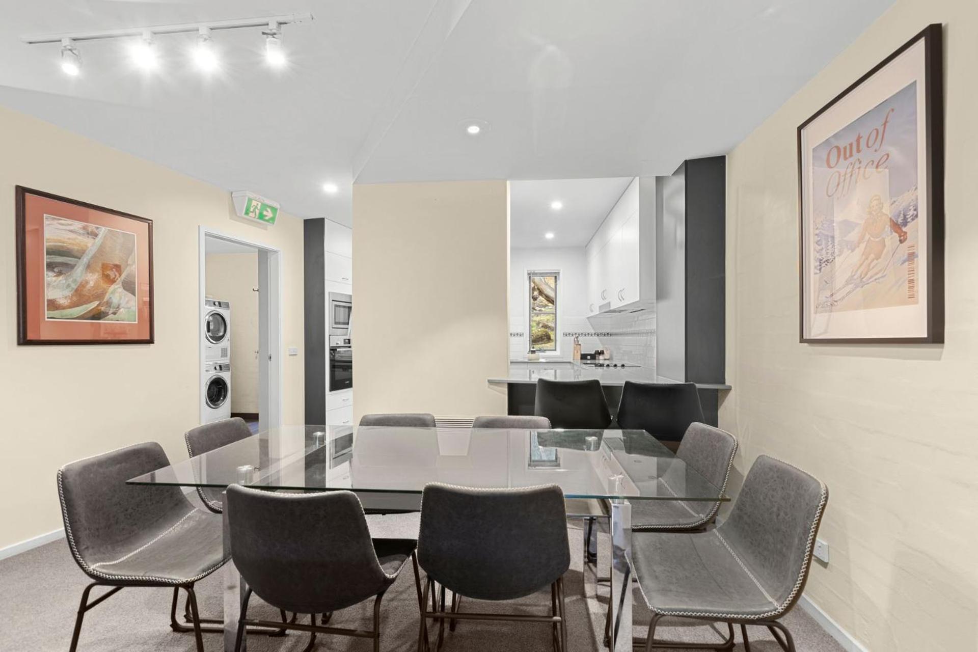 Village Green 2 Bedroom Loft Townhouse With Views Fireplace And Garage Parking スレッドボ エクステリア 写真